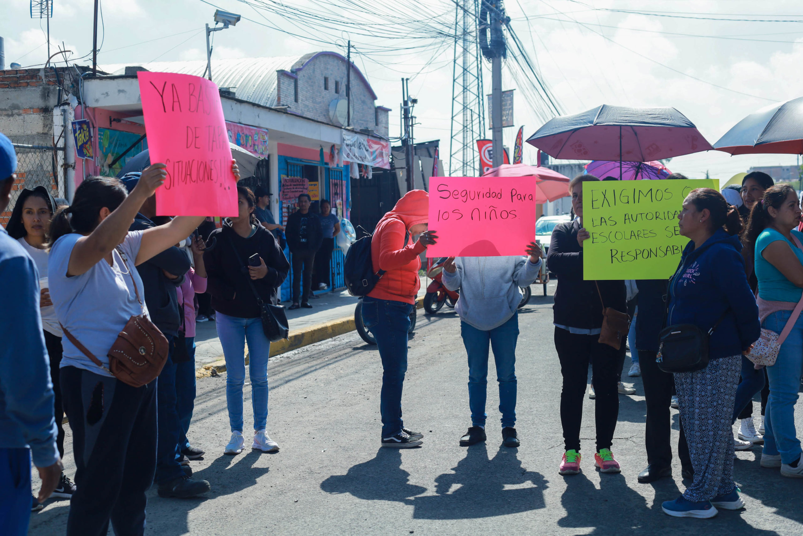 Continúan las protestas por acoso sexual en escuelas de San Andrés Cholula