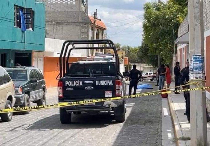 Estudiante muere por un golpe afuera de su escuela