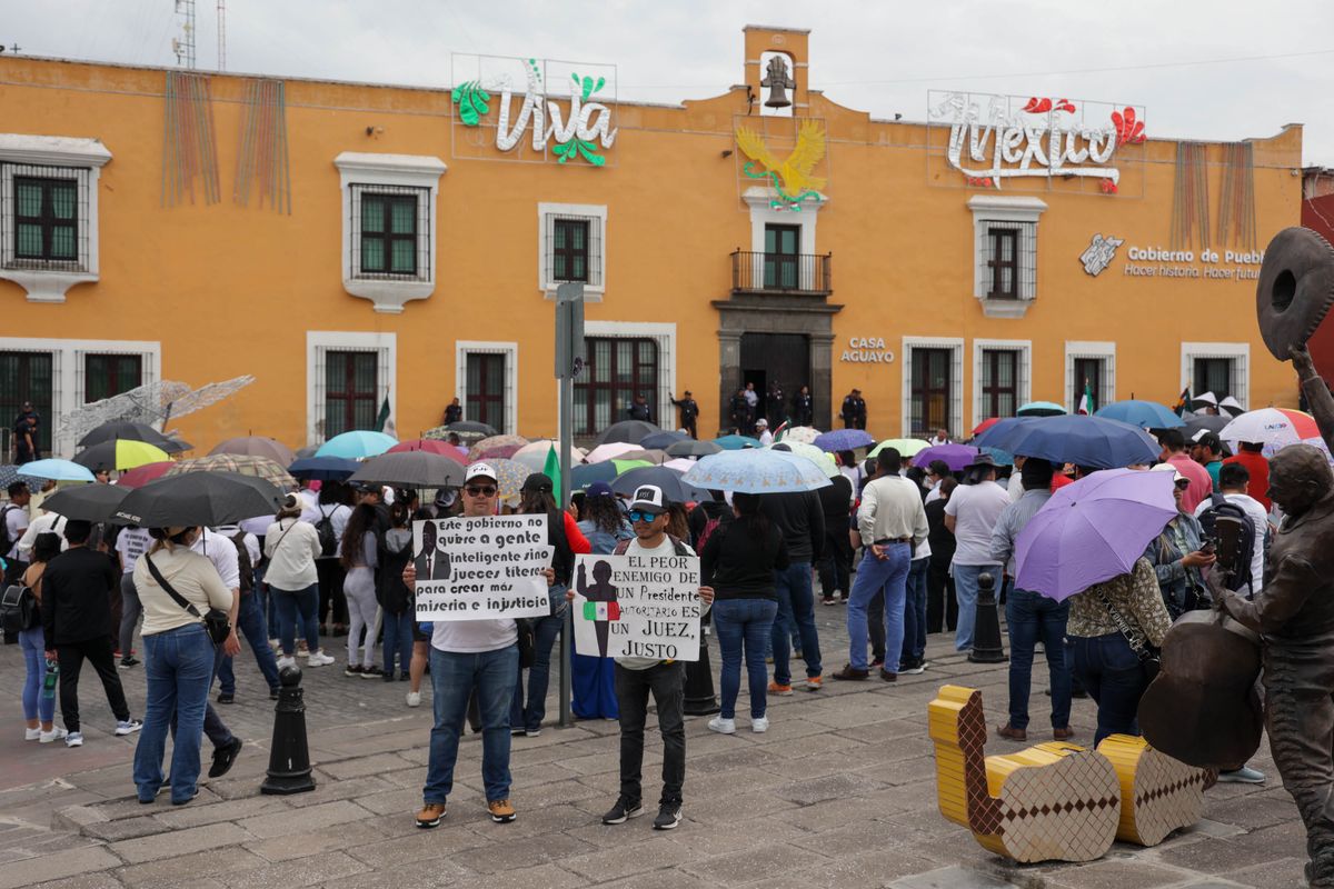 manif-trabajadores-poder-judicial-casa-aguayo