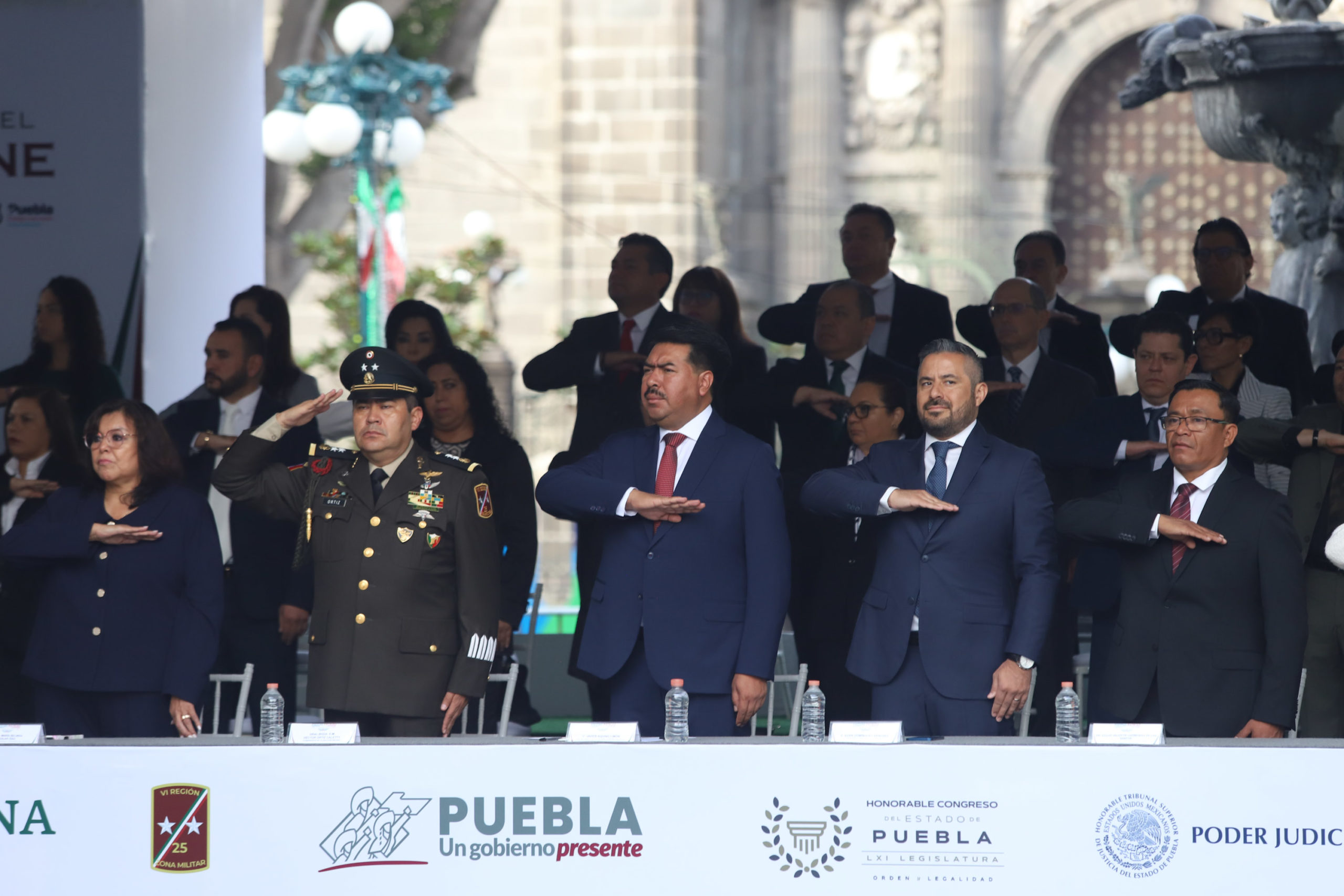 Inician las fiestas patrias en Puebla con la lectura del Bando Solemne en el Zócalo