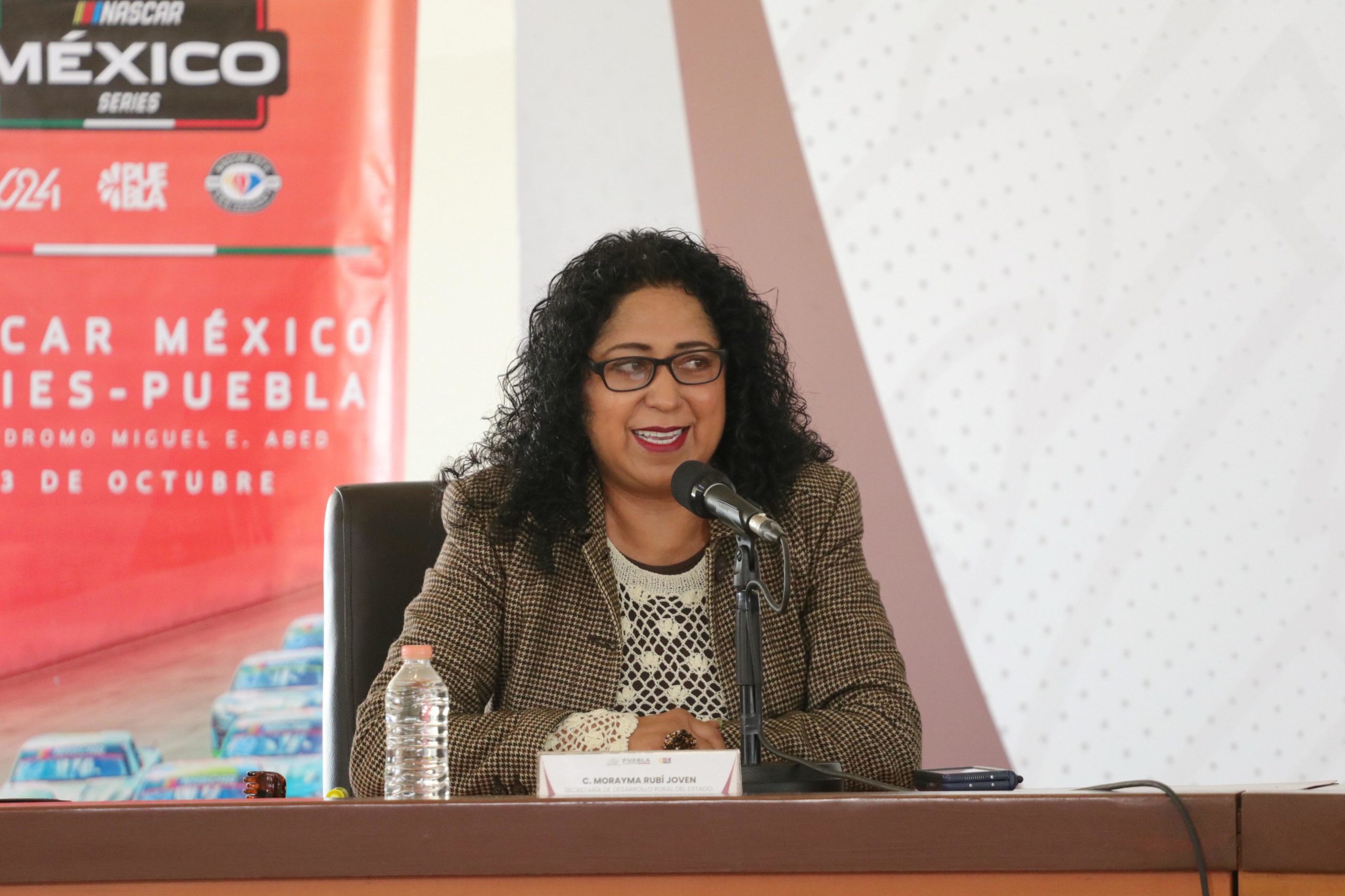 Expo Mezcal Orgullo Puebla generó derrama de 2 mdp para productores: SDR