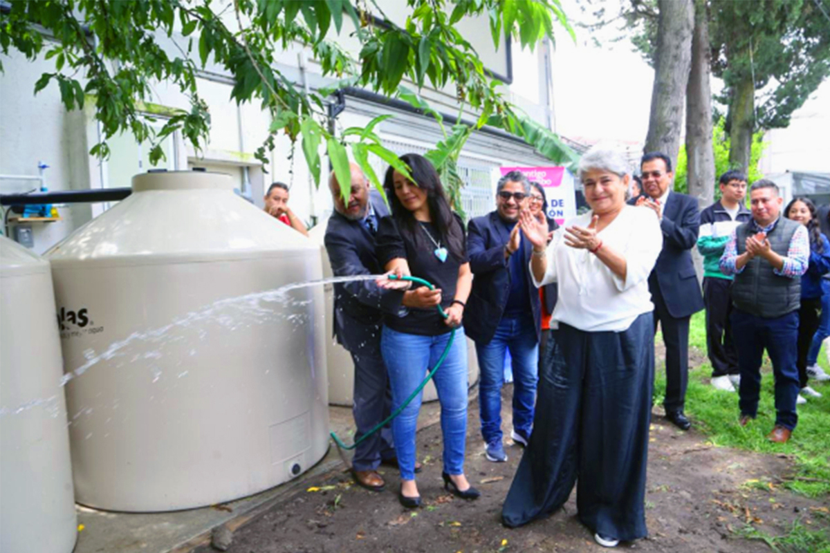 Captadores de agua de lluvia a instituciones educativas