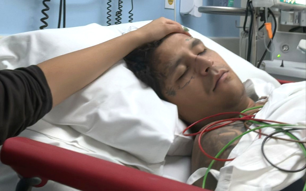 Christian Nodal es hospitalizado de emergencia y cancela concierto en Pachuca