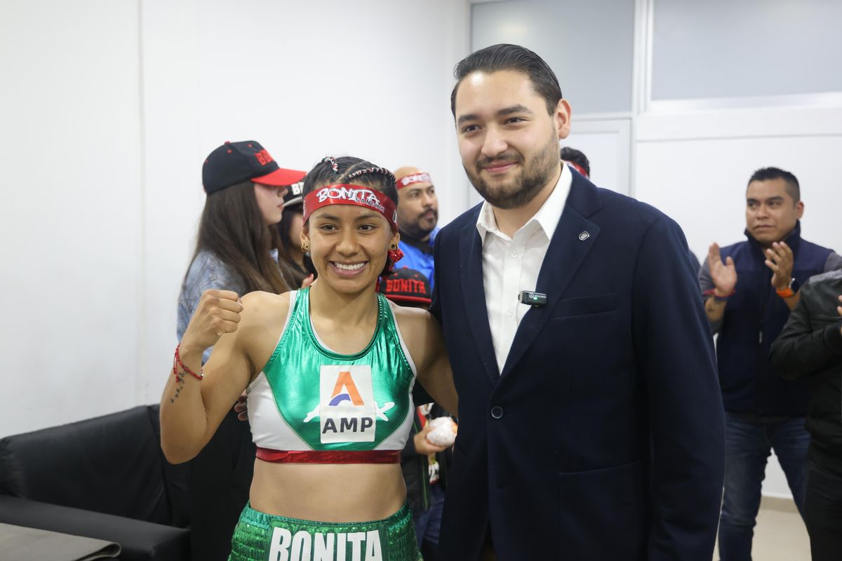 Gaby “La Bonita” Sánchez con Alejandro Armenta Arellano, hijo del gobernador electo de Puebla, Alejandro Armenta. Foto: Especial