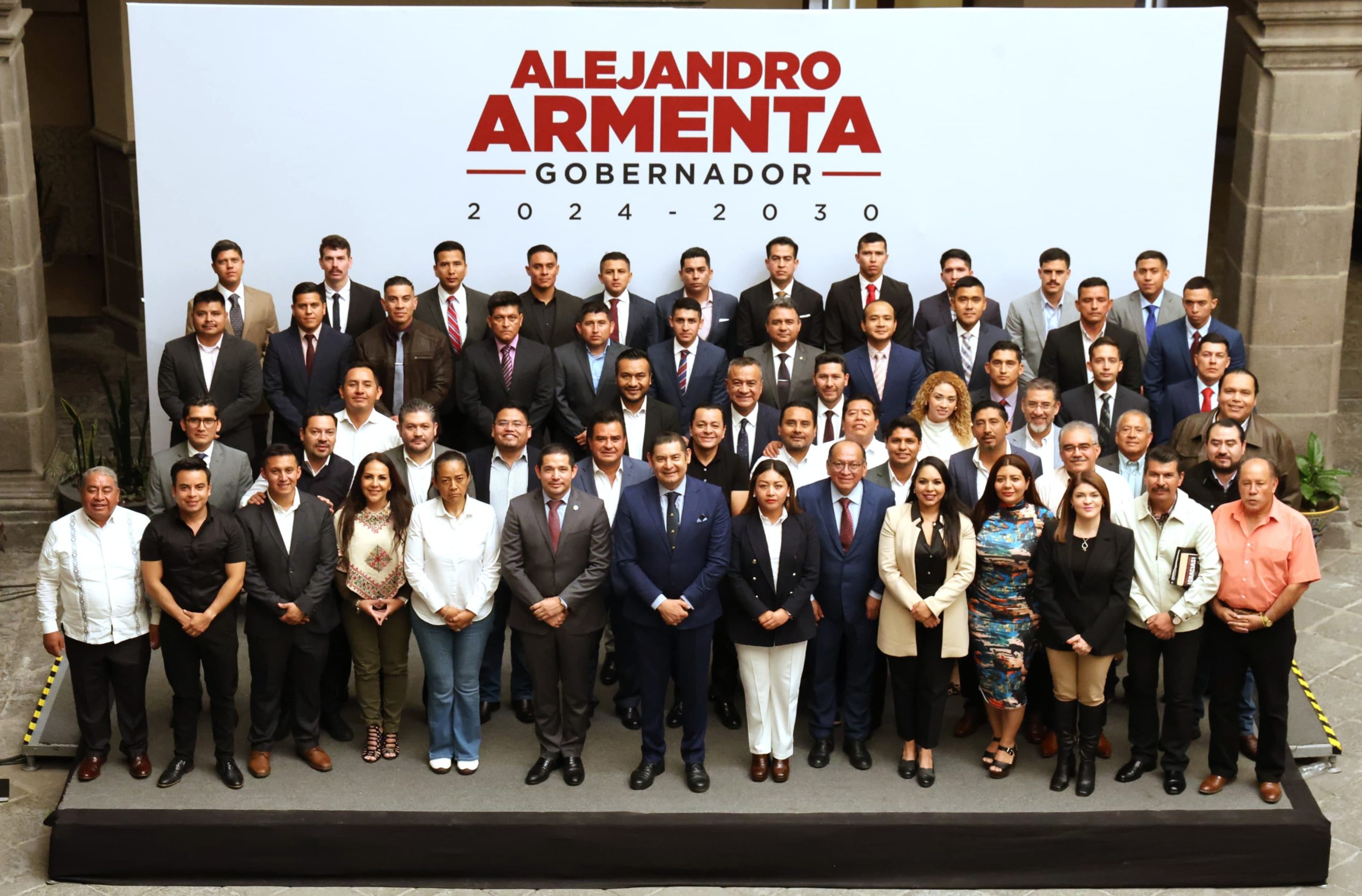 Alejandro Armenta se reune con alcaldes en materia de seguridad