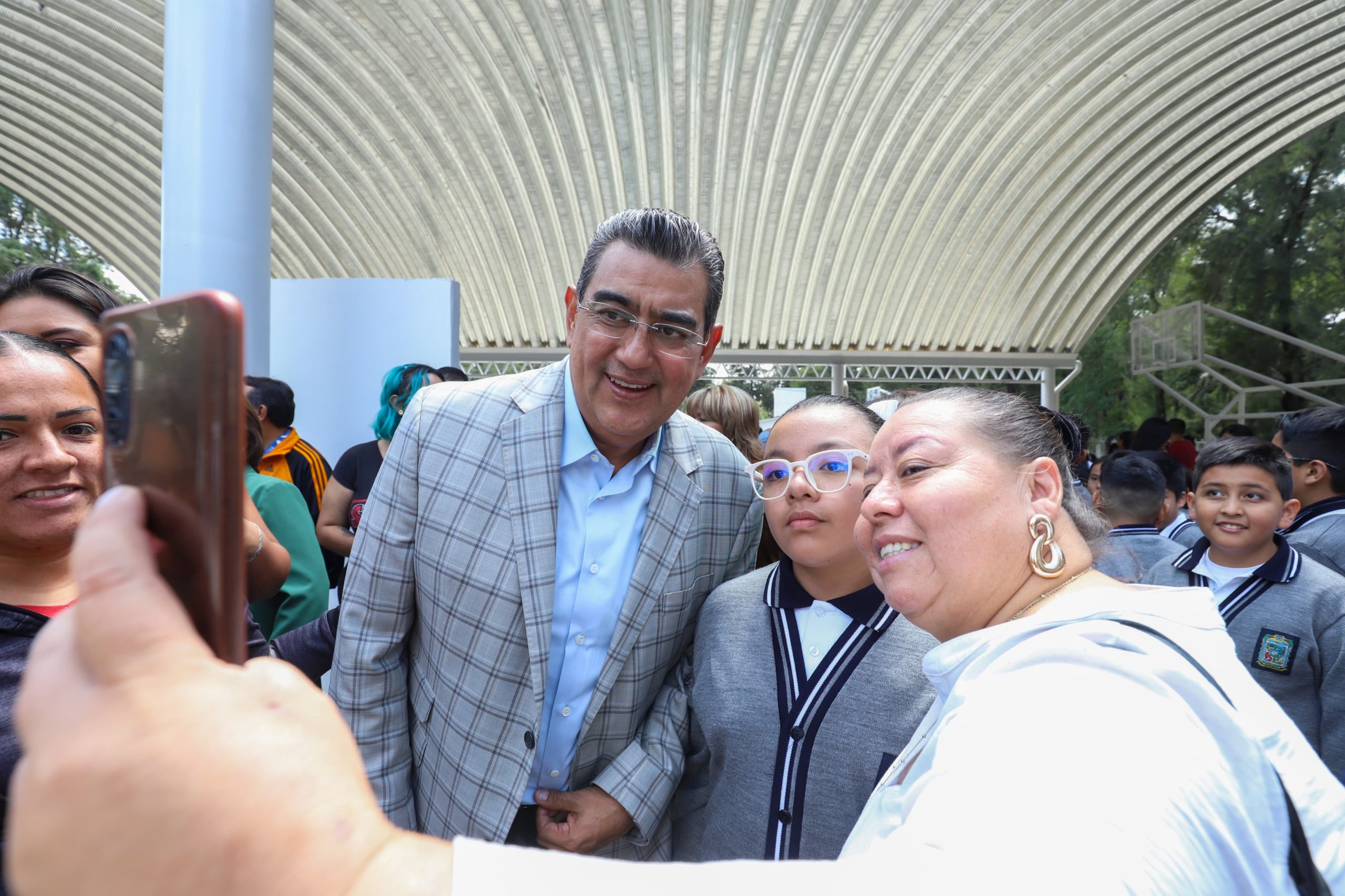 Sergio Salomón Céspedes impulsa mejoras en infraestructura educativa en Puebla