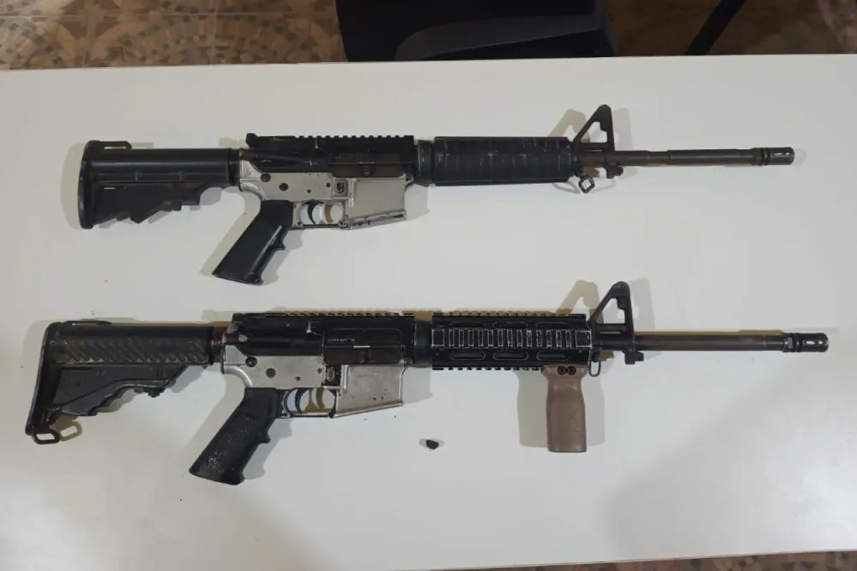 Hallan rifles de asalto AR-15 en Chiautla de Tapia