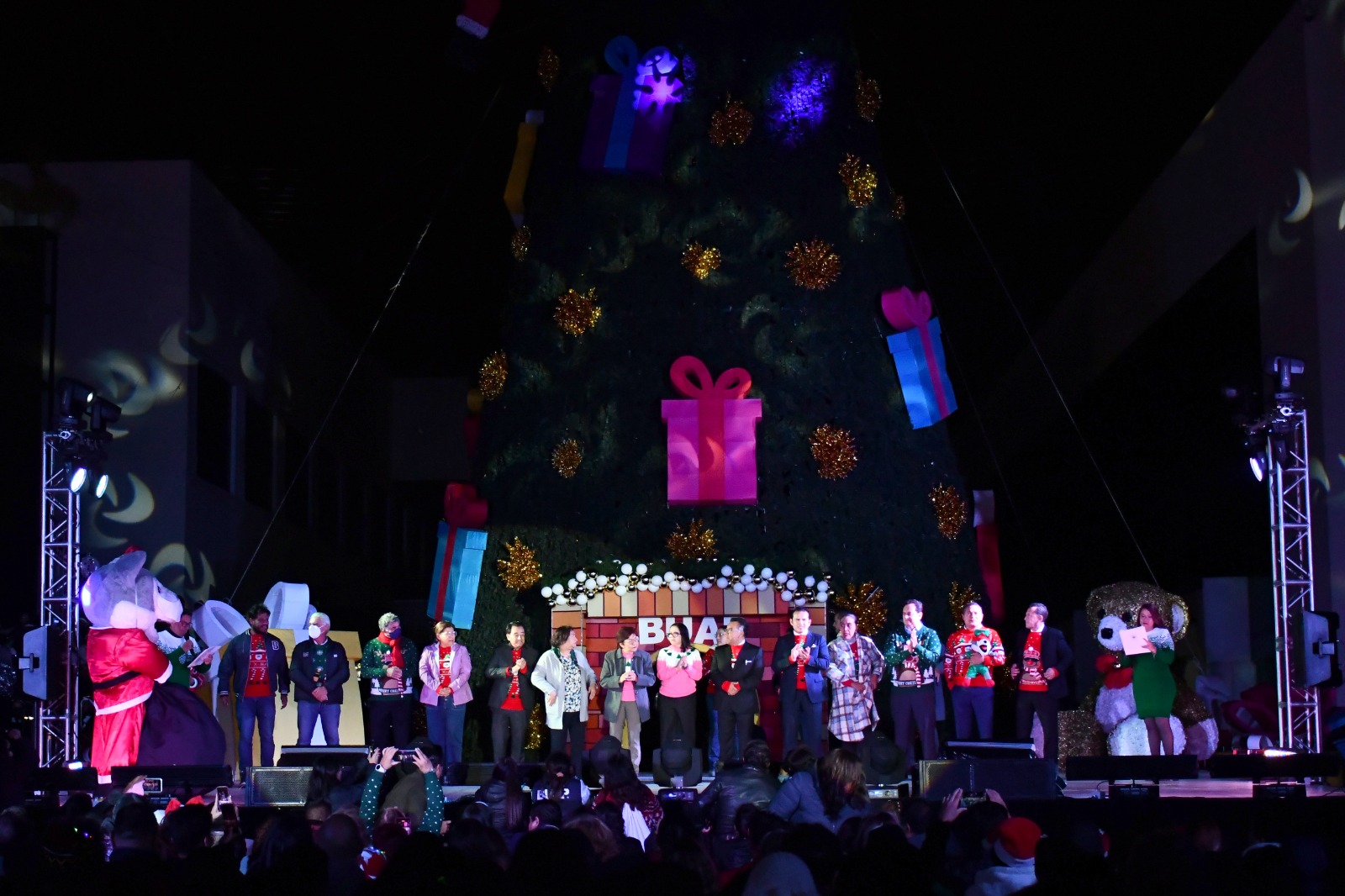 Árbol de Navidad en el CCU