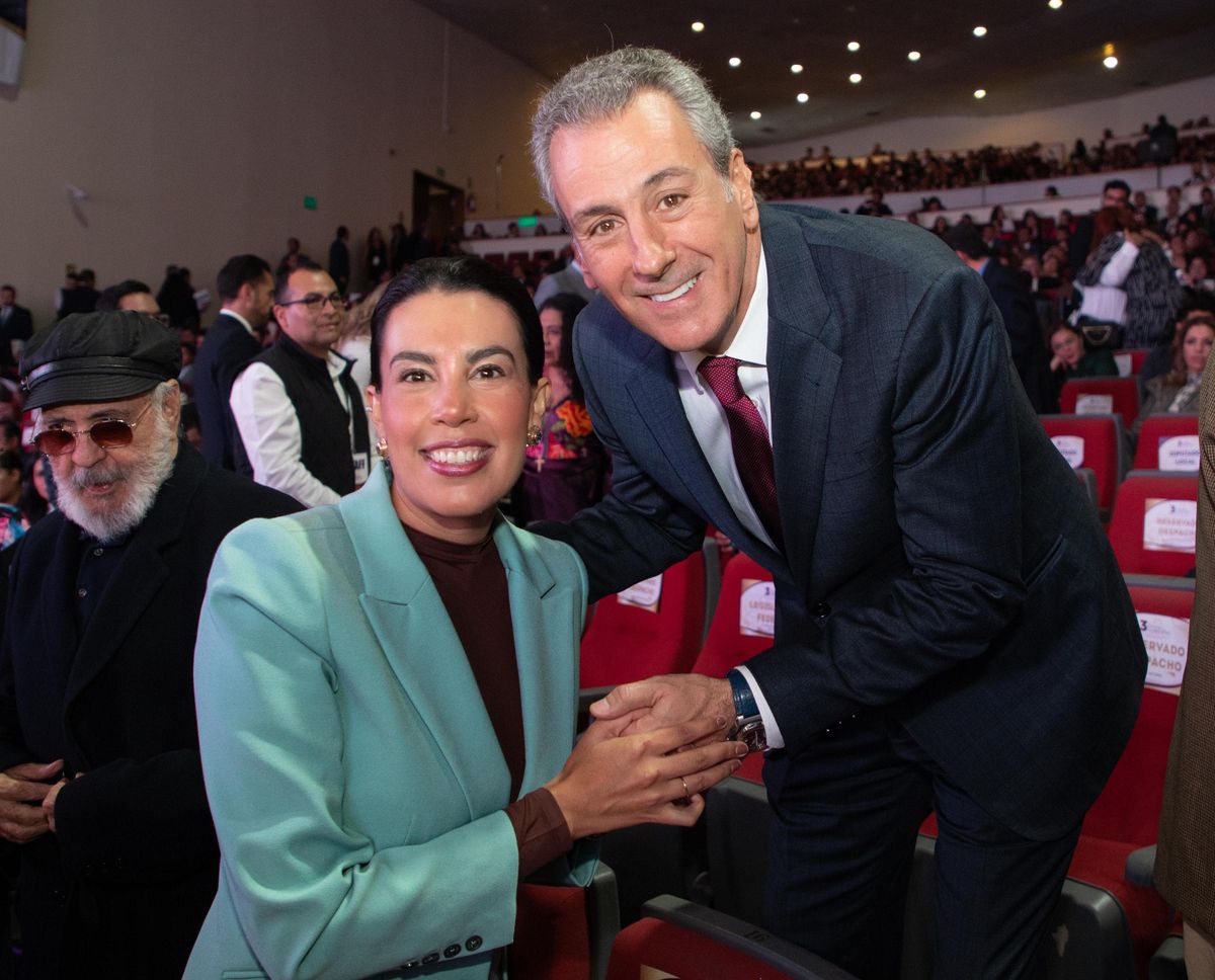 Josefina Rodríguez Zamora, titular de la Secretaría de Turismo federal, y Pepe Chedraui Budib, presidente municipal de Puebla. Foto: Especial