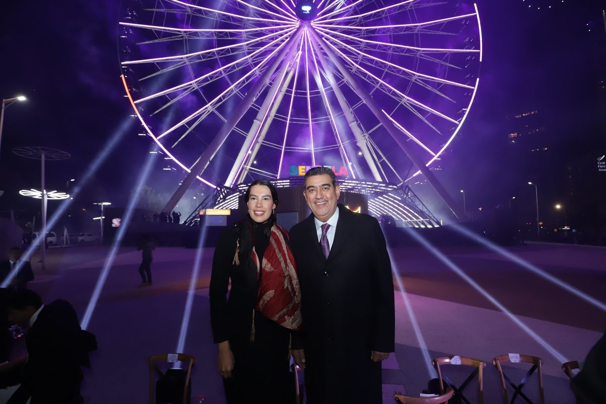 Josefina Rodríguez Zamora, titular de Sectur, y Sergio Salomón Céspedes Peregrina, gobernador de Puebla. Foto: Especial