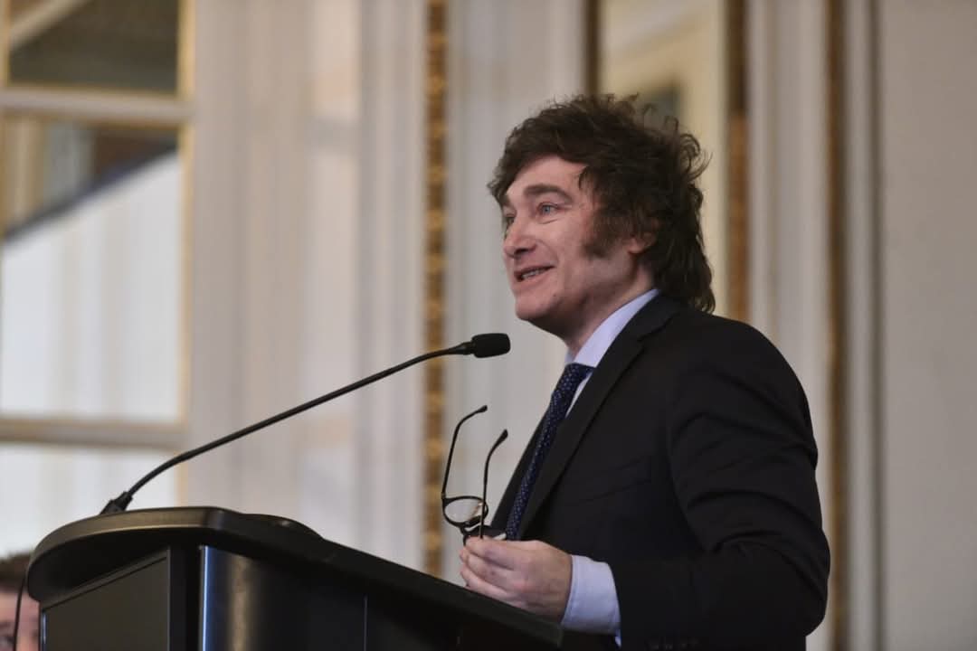 Argentina investiga criptomoneda promovida por Milei tras pérdidas millonarias