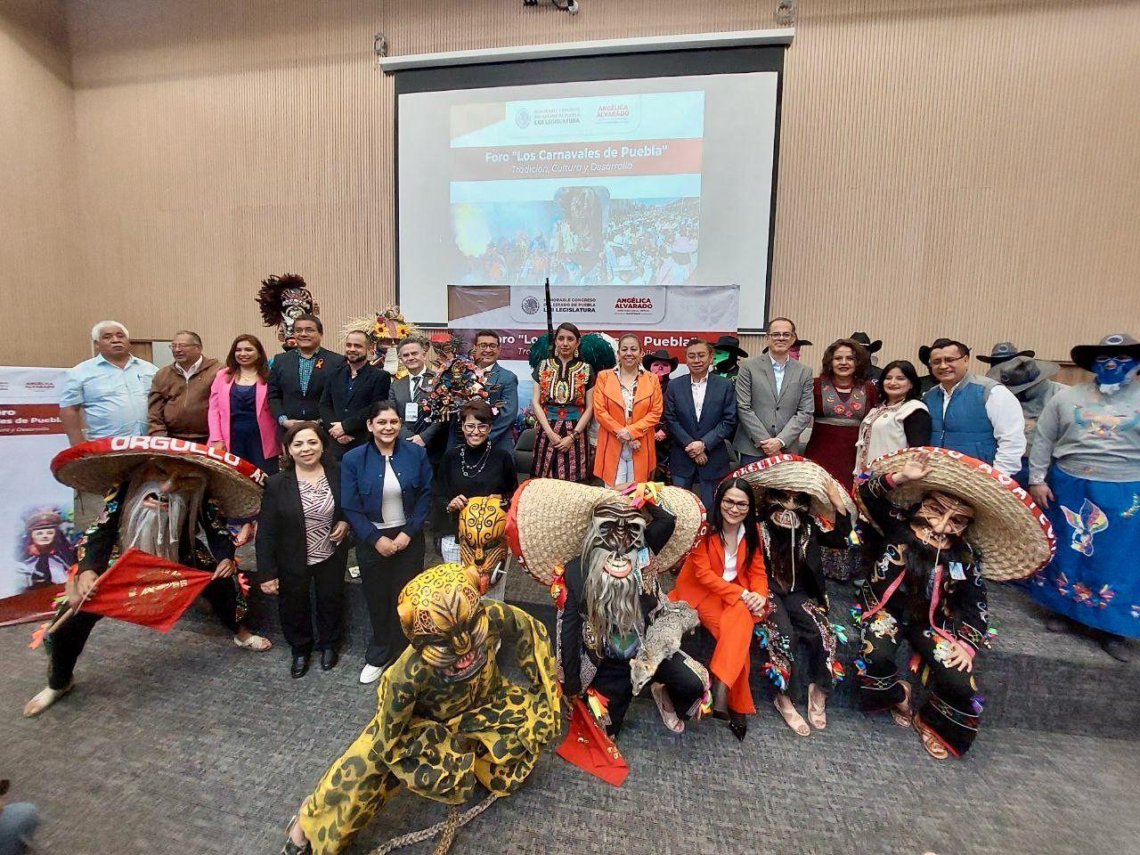 Angélica Alvarado lleva a cabo el foro “Carnavales de Puebla: Tradición, Cultura y Desarrollo”