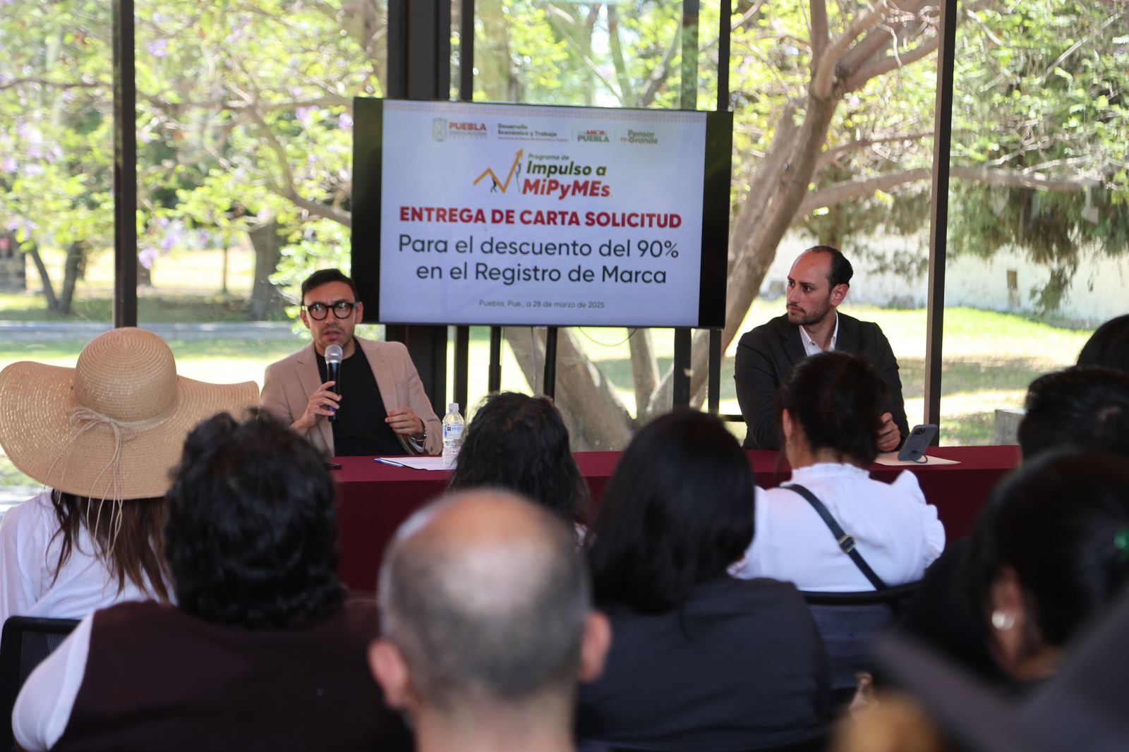 Sedetra entrega cartas de descuento del 90% en registro de marcas