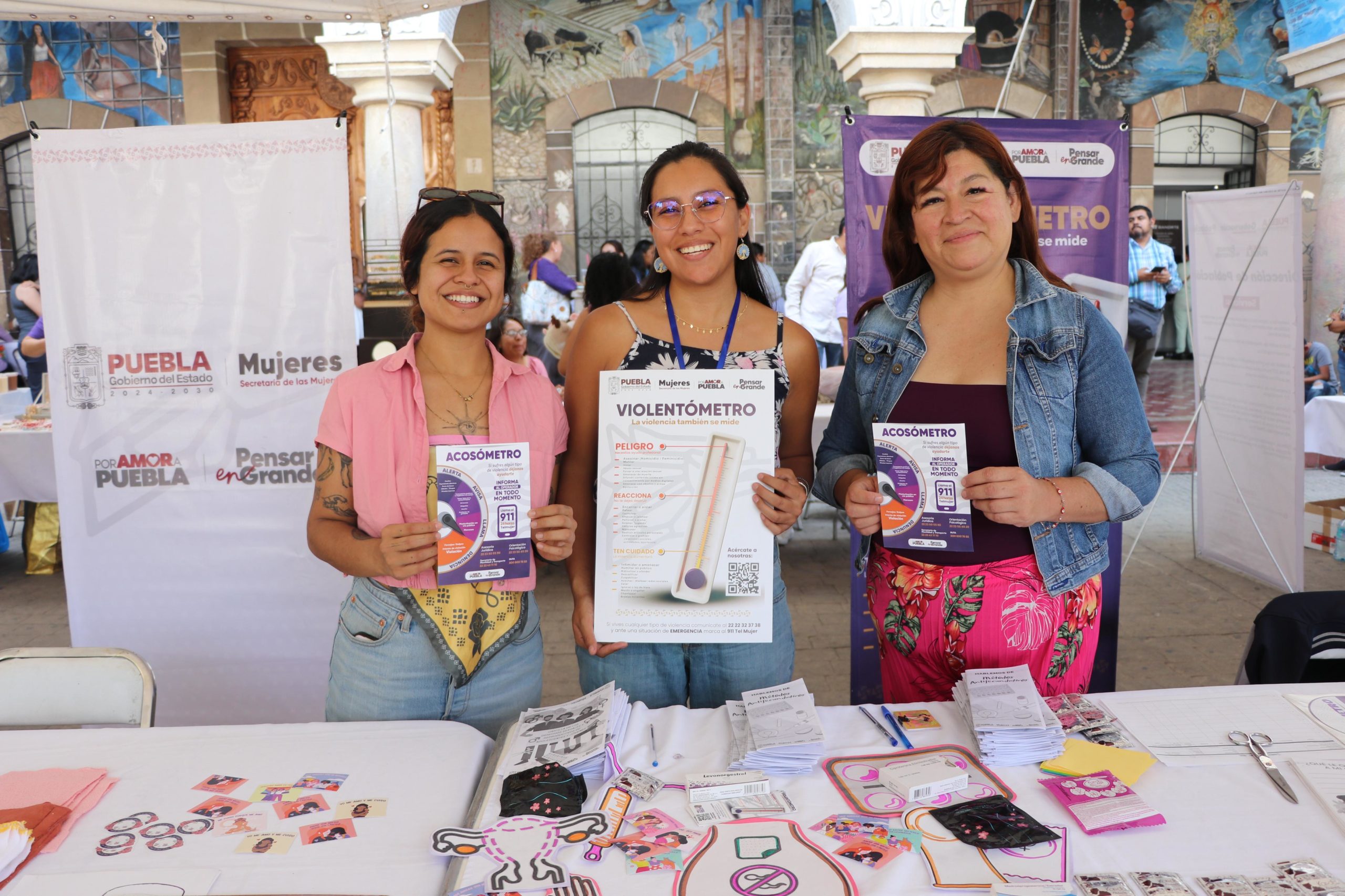 Secretaría de las Mujeres ofrece acompañamiento y talleres en Feria de Puebla