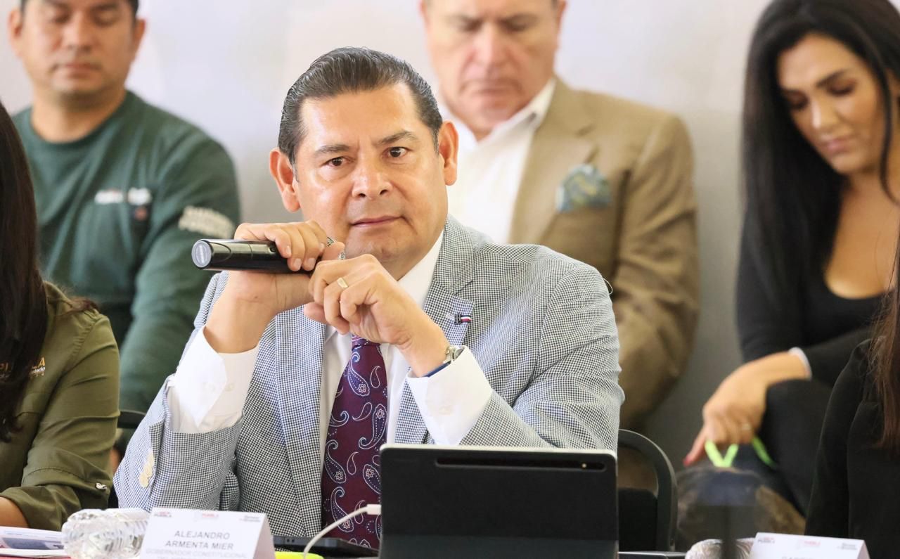 Armenta pide reactivar investigaciones por posibles actos de corrupción en Banco Accendo, Museo Barroco y Teleférico