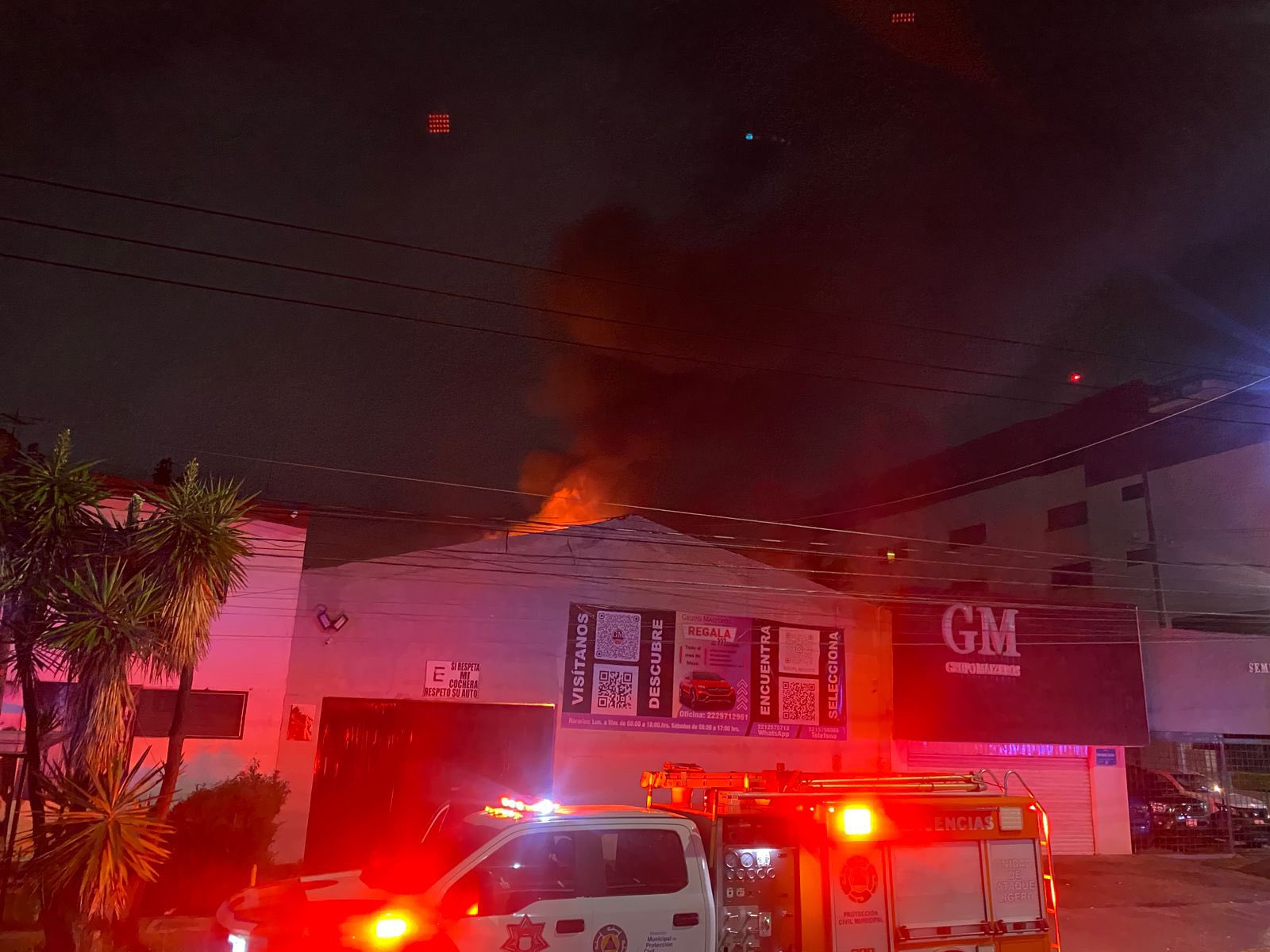 Incendio en el bulevar Hermanos Serdán