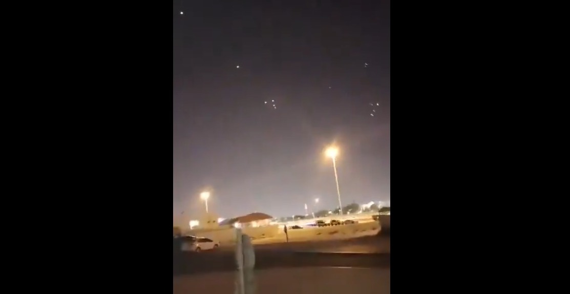 Irán lanza ataque con misiles contra bases de Estados Unidos en Qatar e Irak; se activa defensa aérea en Doha