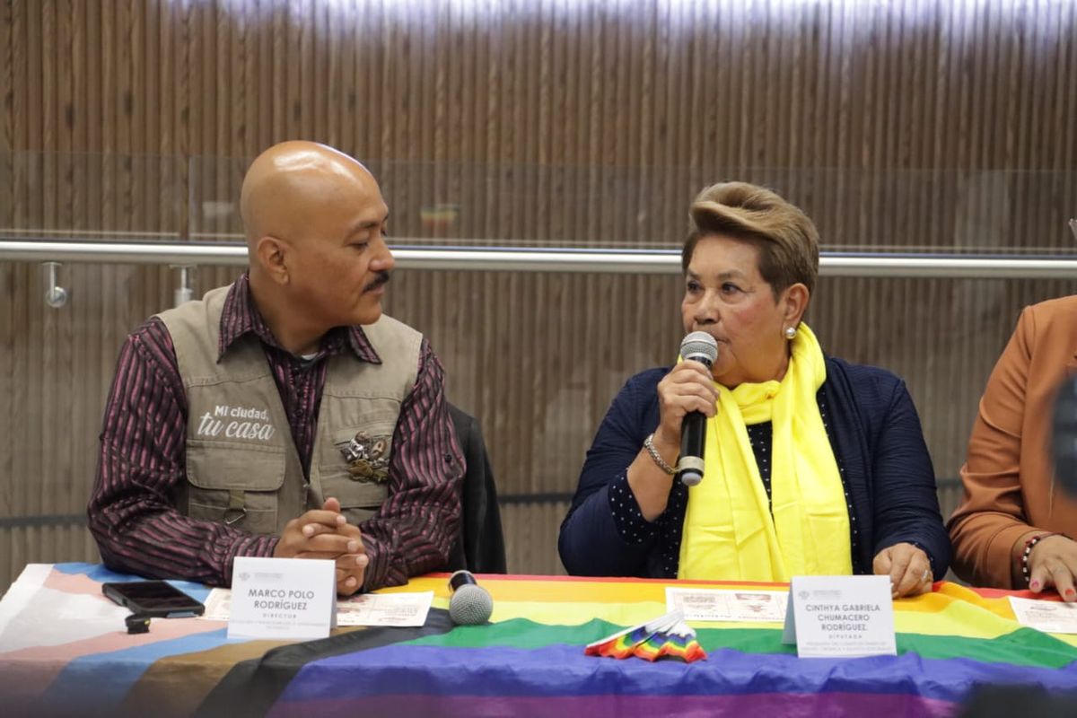 Marco Polo Rodríguez Flores, director de Cultura y Tradiciones de Atlixco, y Modesta Delgado Juárez, diputada local de Puebla por el partido Fuerza por México. Foto: Especial