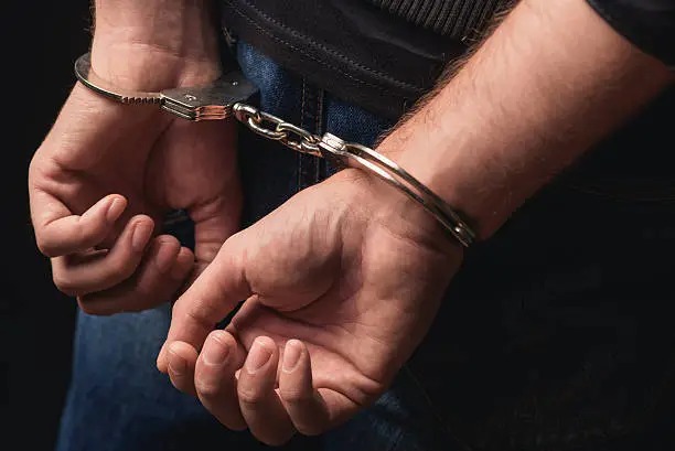 Hombre arrestado