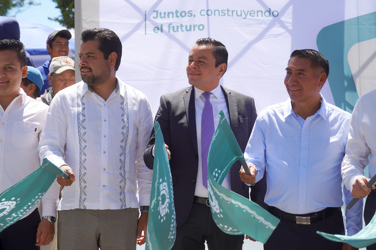 Gobierno de Texmelucan inicia rehabilitación de 1.4 km de red de drenaje sanitario en carretera de San Juan Tuxco