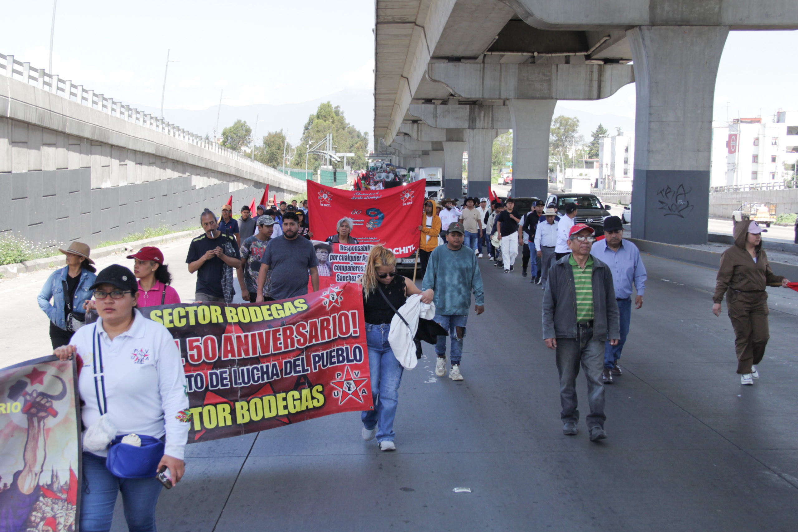 Marcha de la 28 de Octubre colapsa vialidades en Puebla en defensa del agua