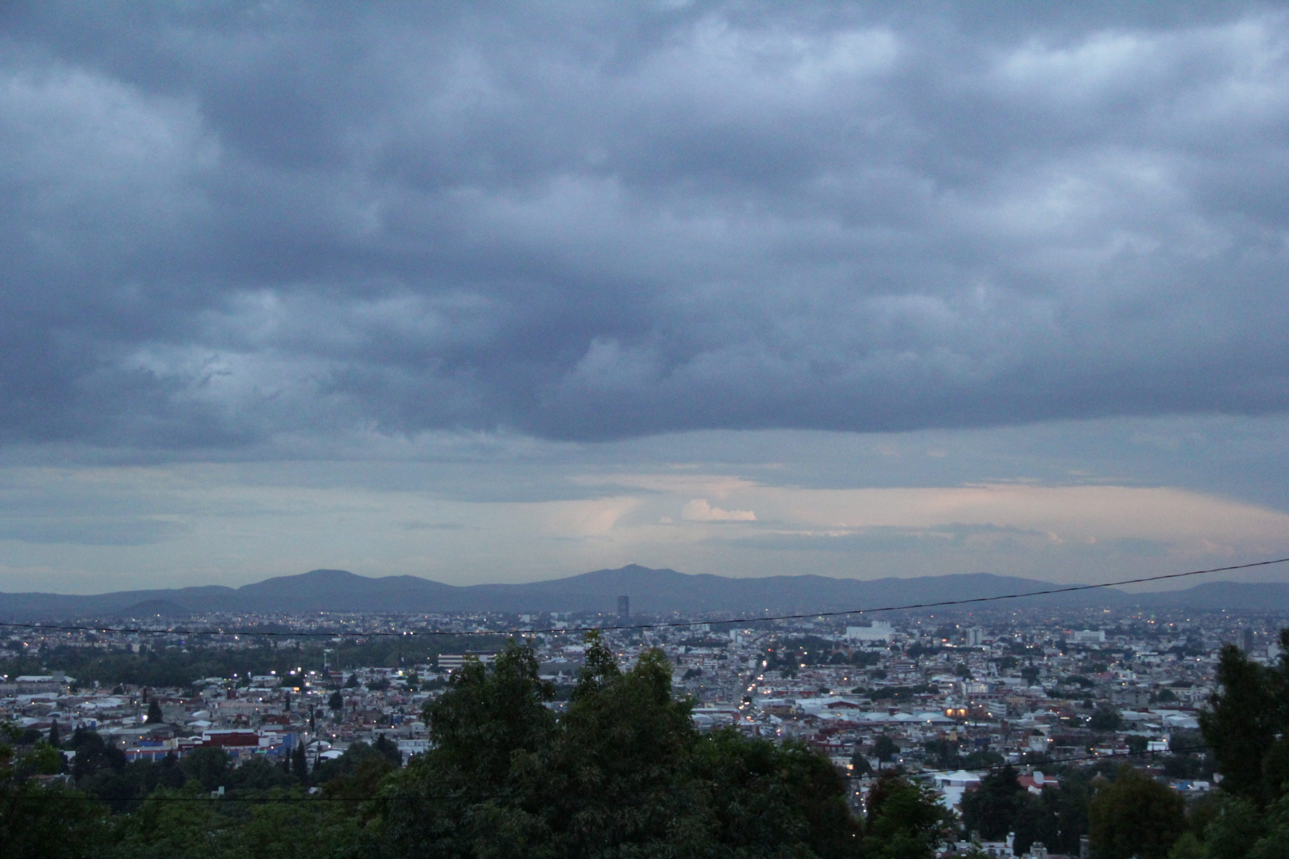 Atardecer nublado