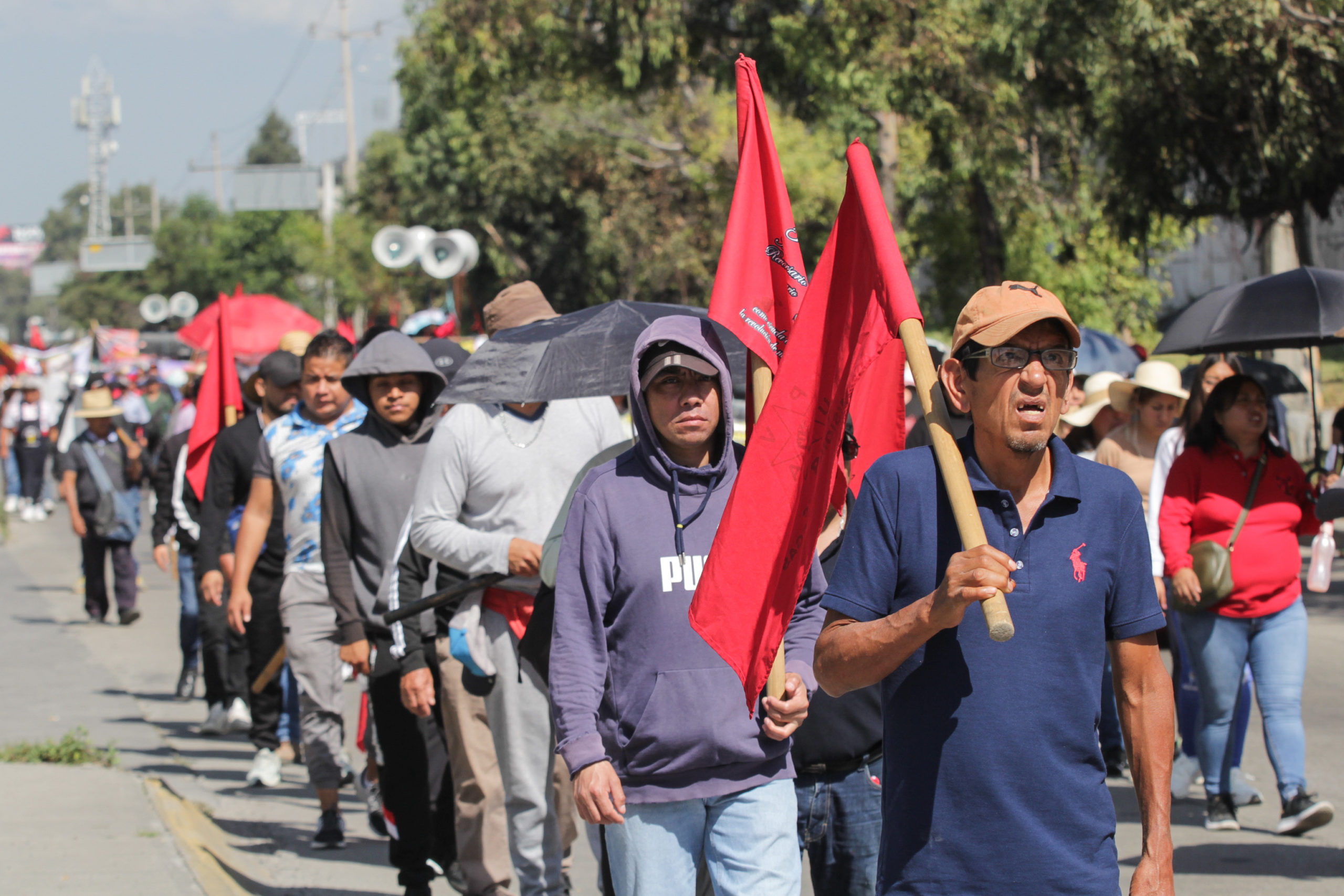 Marcha de la 28 de Octubre colapsa vialidades en Puebla en defensa del agua