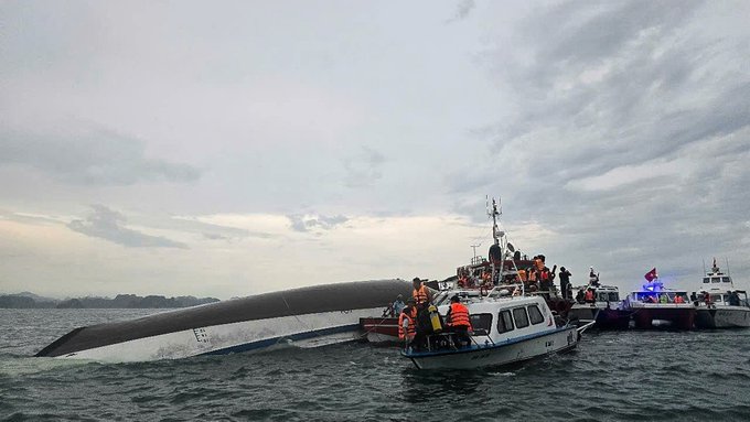Barco turístico en Vietnam