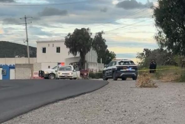 Encuentran los cuerpos de dos mujeres dentro de un vehículo abandonado en Tecamachalco