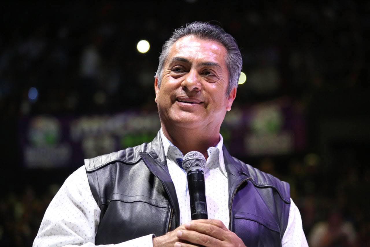 Incendian casa del “Bronco", exgobernador de Nuevo León; escolta frustra fuga del agresor a balazos