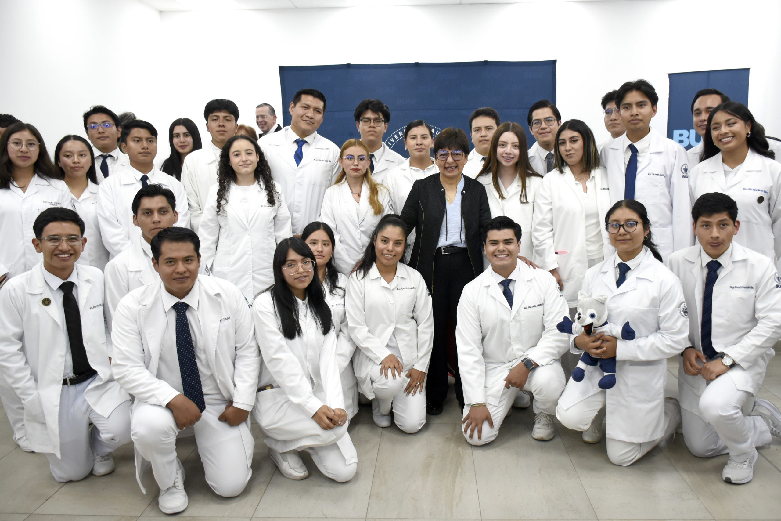 Licenciatura en Medicina General y Comunitaria de la BUAP recibe acreditación internacional de COMAEM
