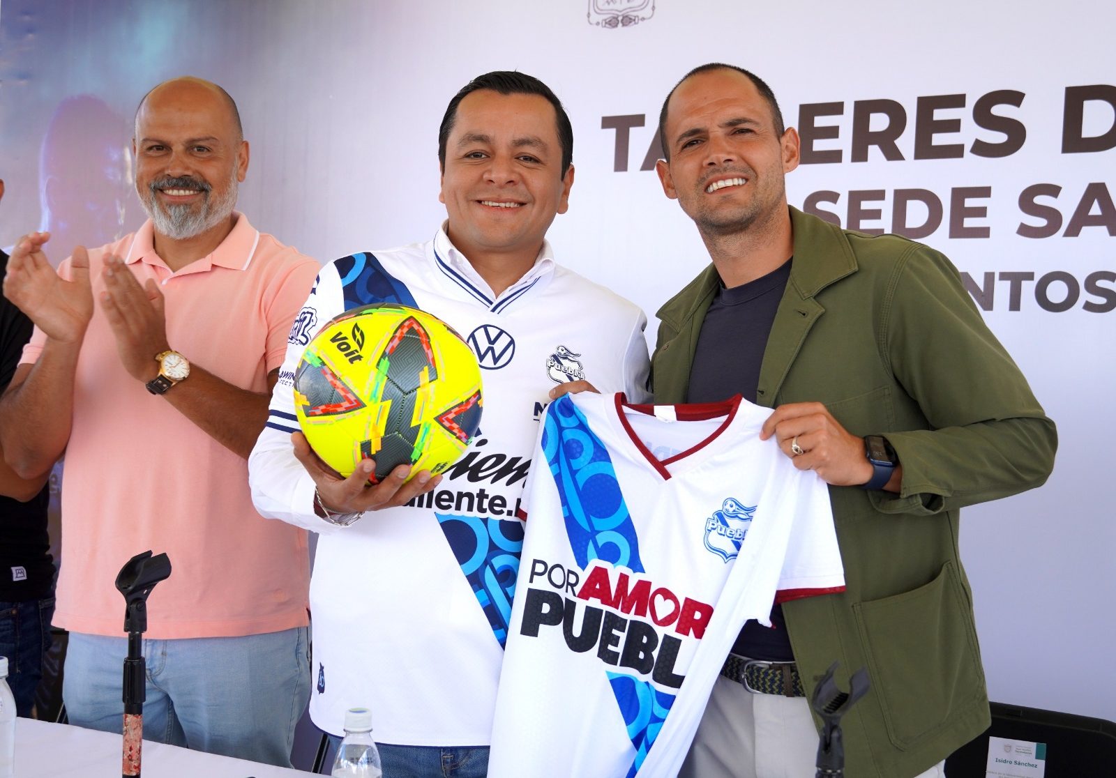 Presidente Juan Manuel Alonso inaugura talleres de fútbol Club Puebla en Texmelucan