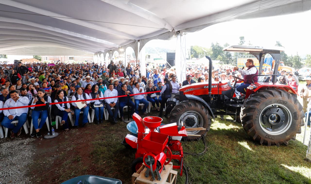 Con inversión de 84 mdp, gobierno estatal beneficia a microrregión de Ahuazotepec