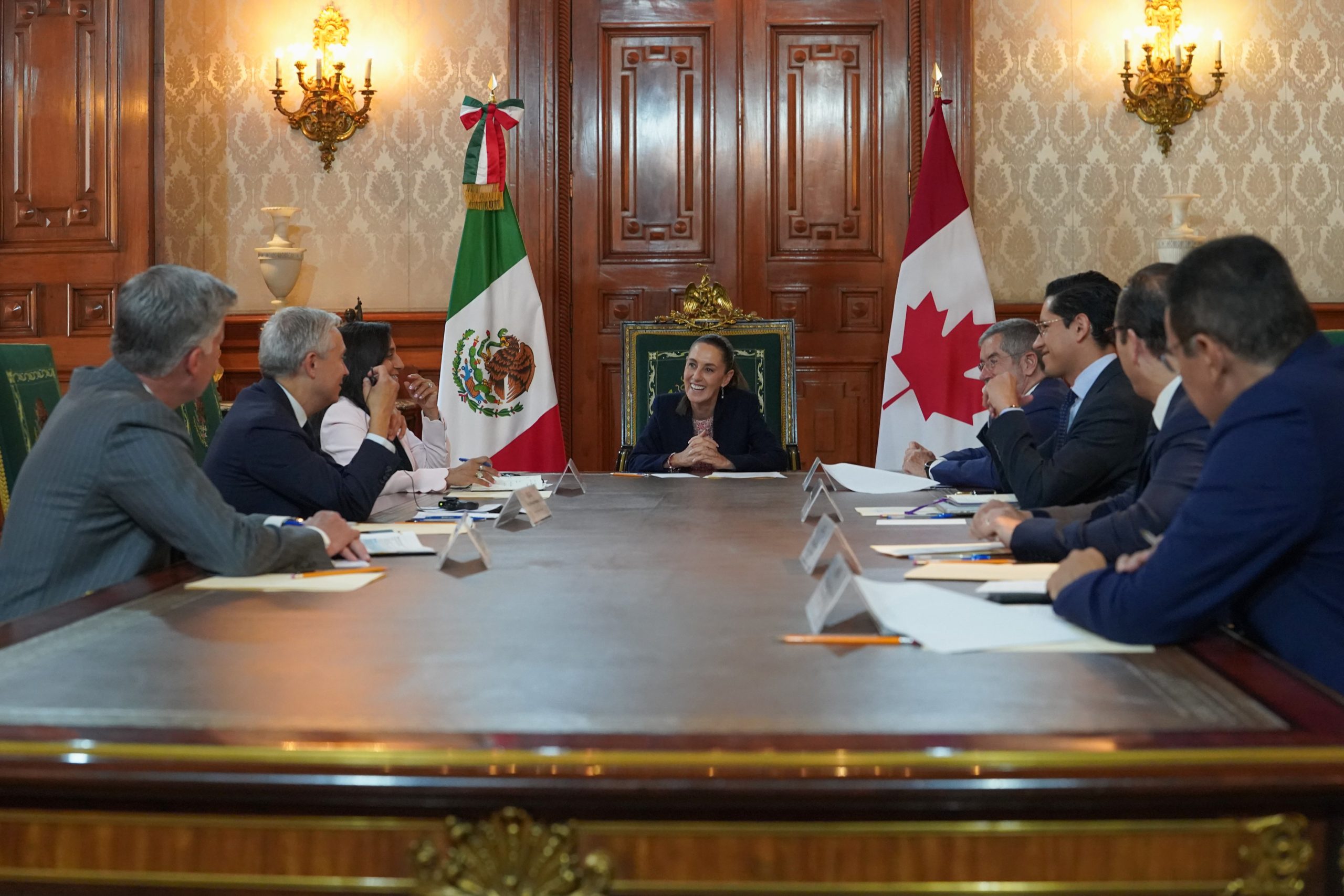 Claudia Sheinbaum se reúne con ministros de Canadá en Palacio Nacional