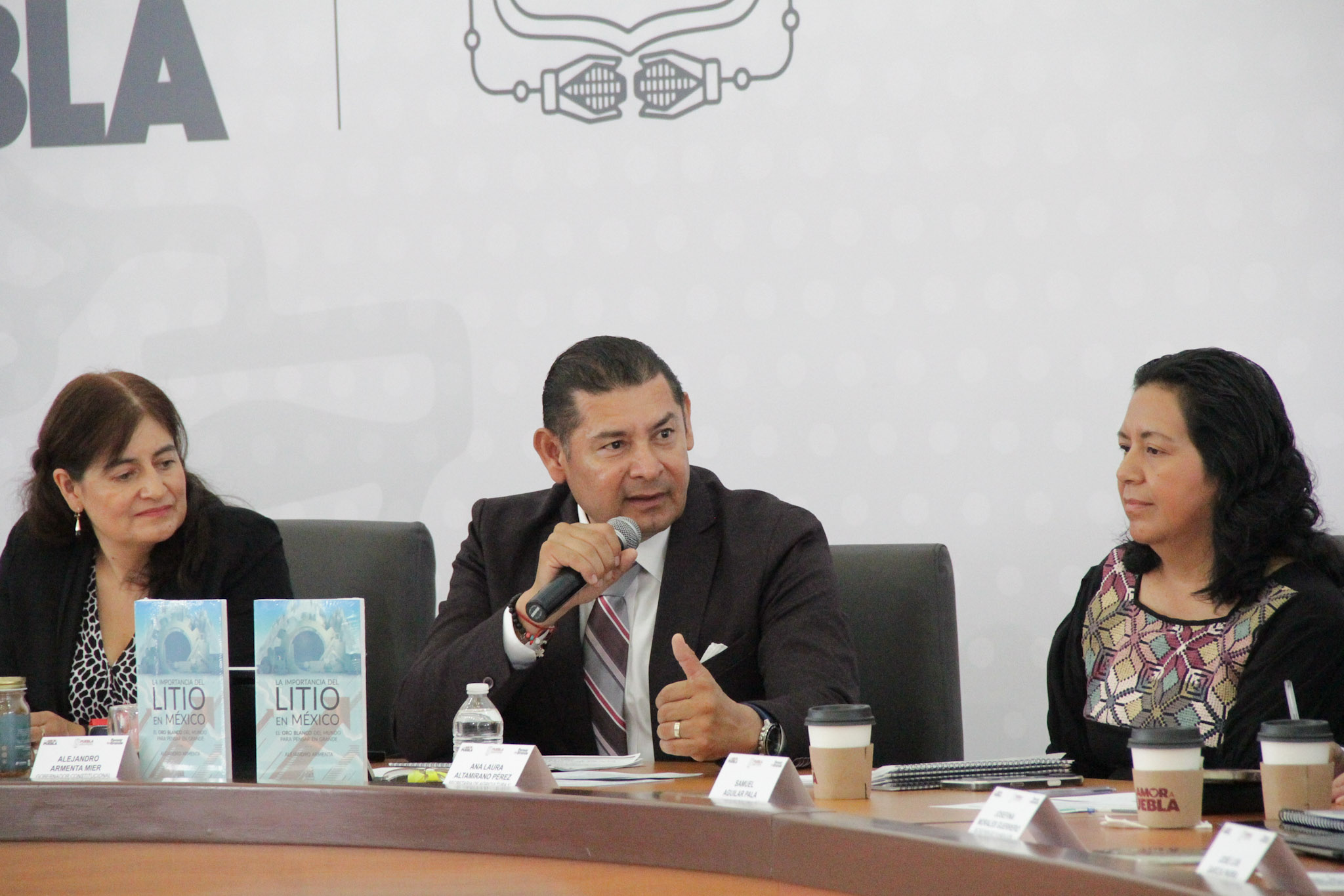 Alejandro Armenta solicitará a la SCJN revisar el contrato del Centro Integral de Servicios en Puebla