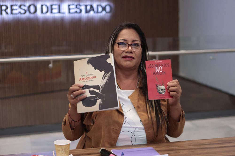 cinthya-gabriela-chumacero-rodriguez-presentacion-libros