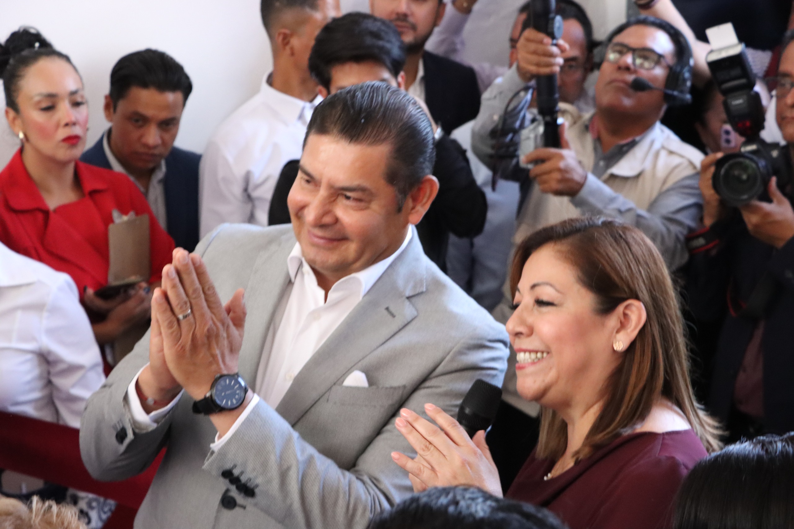alejandro-armenta-laura-artemisa-garcia