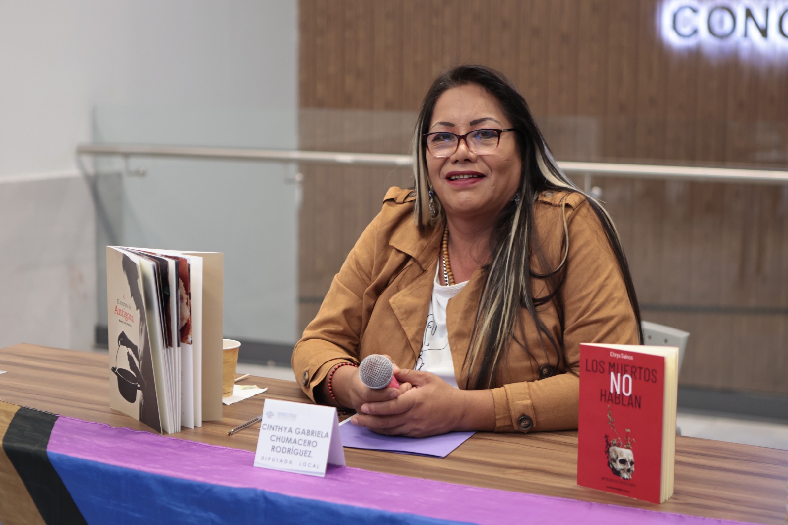cinthya-gabriela-chumacero-rodriguez-presentacion-libros