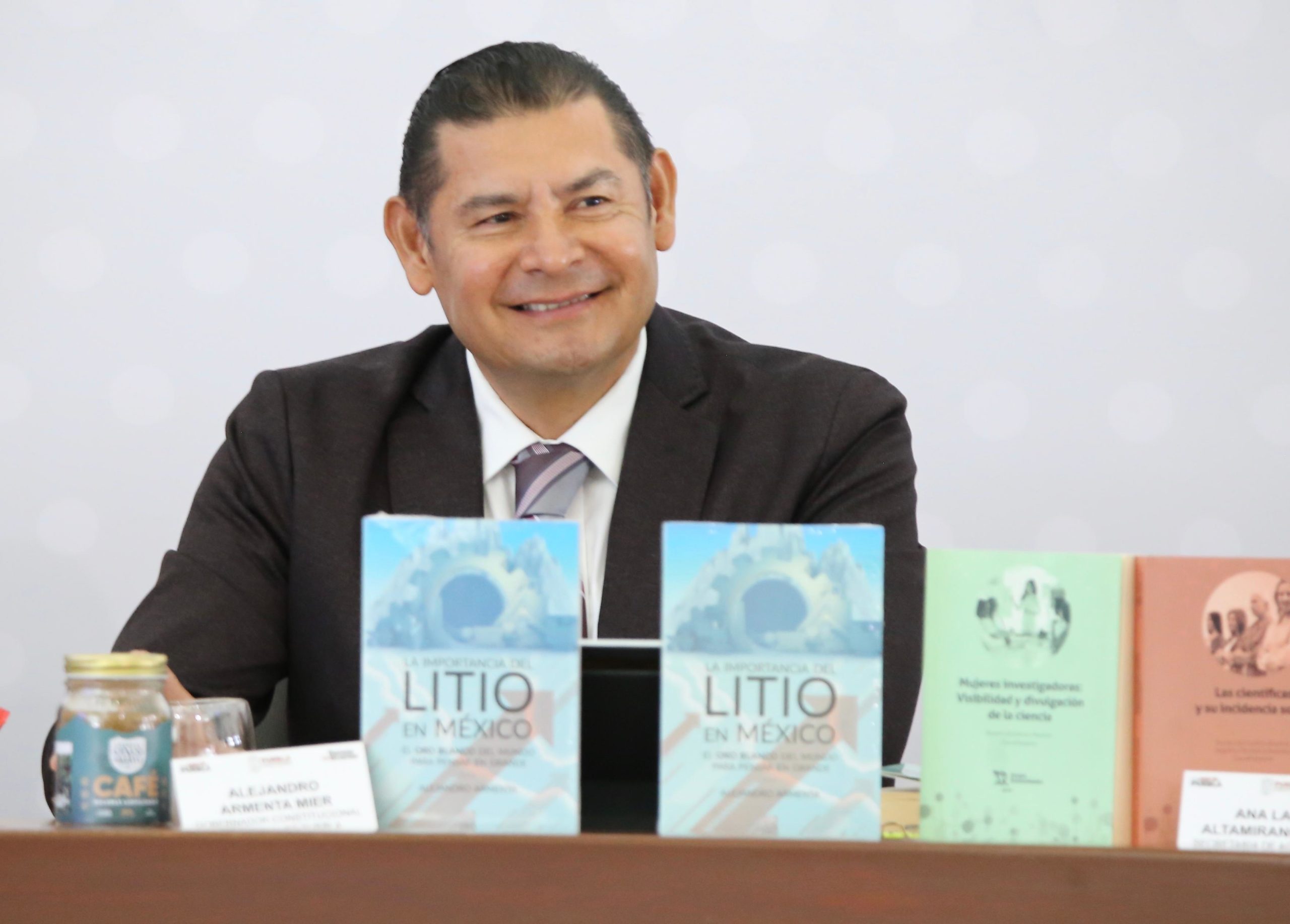 Alejandro Armenta, gobernador de Puebla