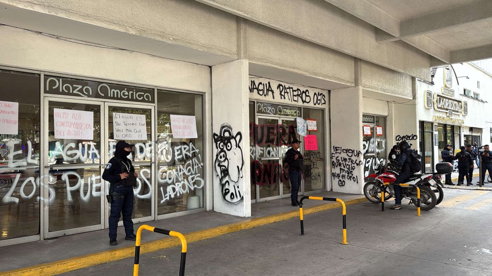 Integrantes de la “Unión de Pueblos de Cholula” y de la Organización 28 de Octubre vandalizan instalaciones de Conagua