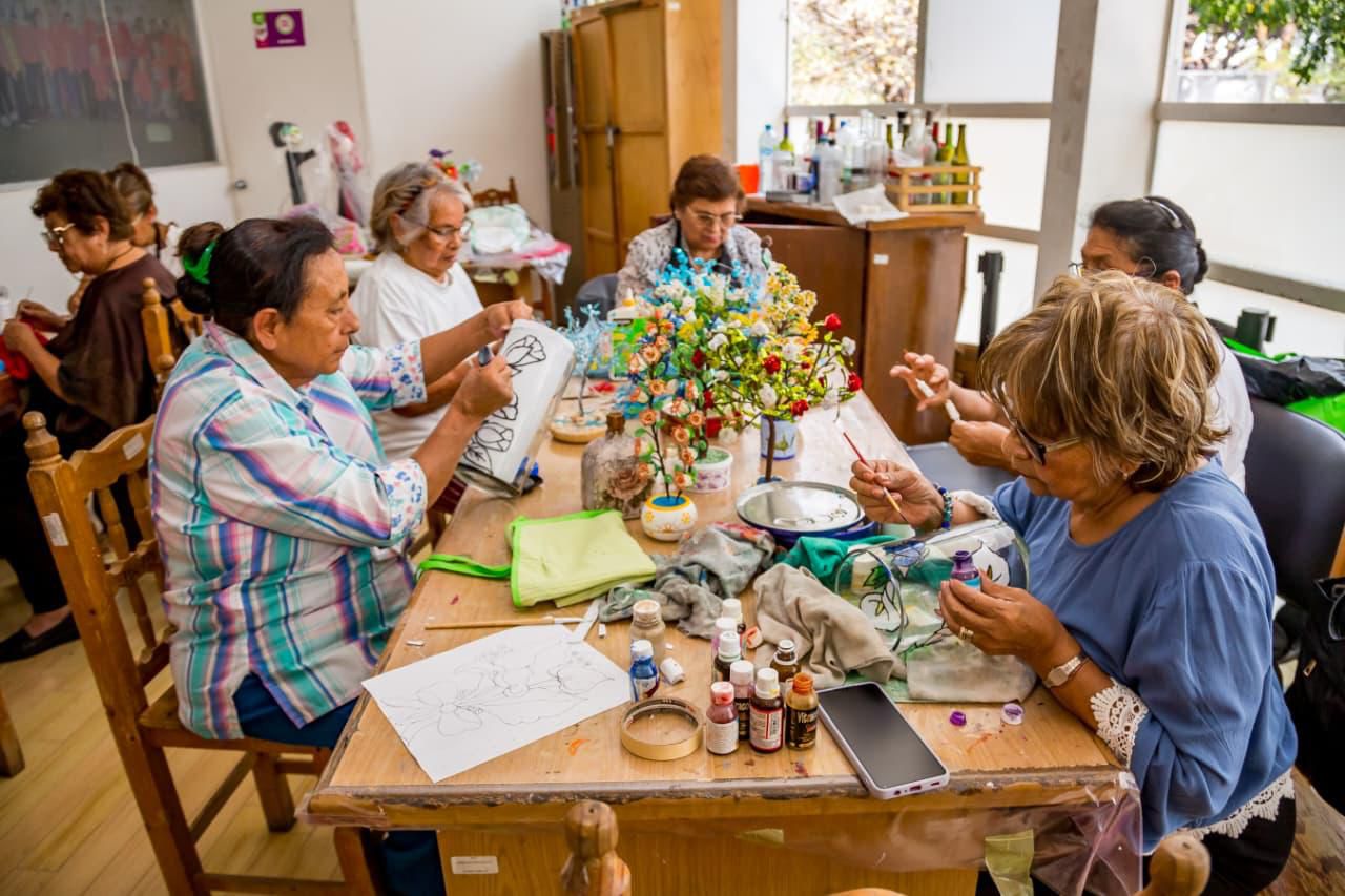 Fomenta SMDIF el desarrollo integral y salud de las personas adultas mayores