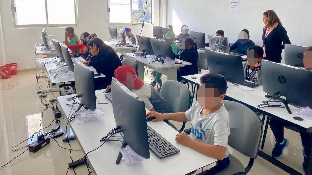 SEDIF previene deserción escolar y rezago estudiantil mediante cursos y talleres