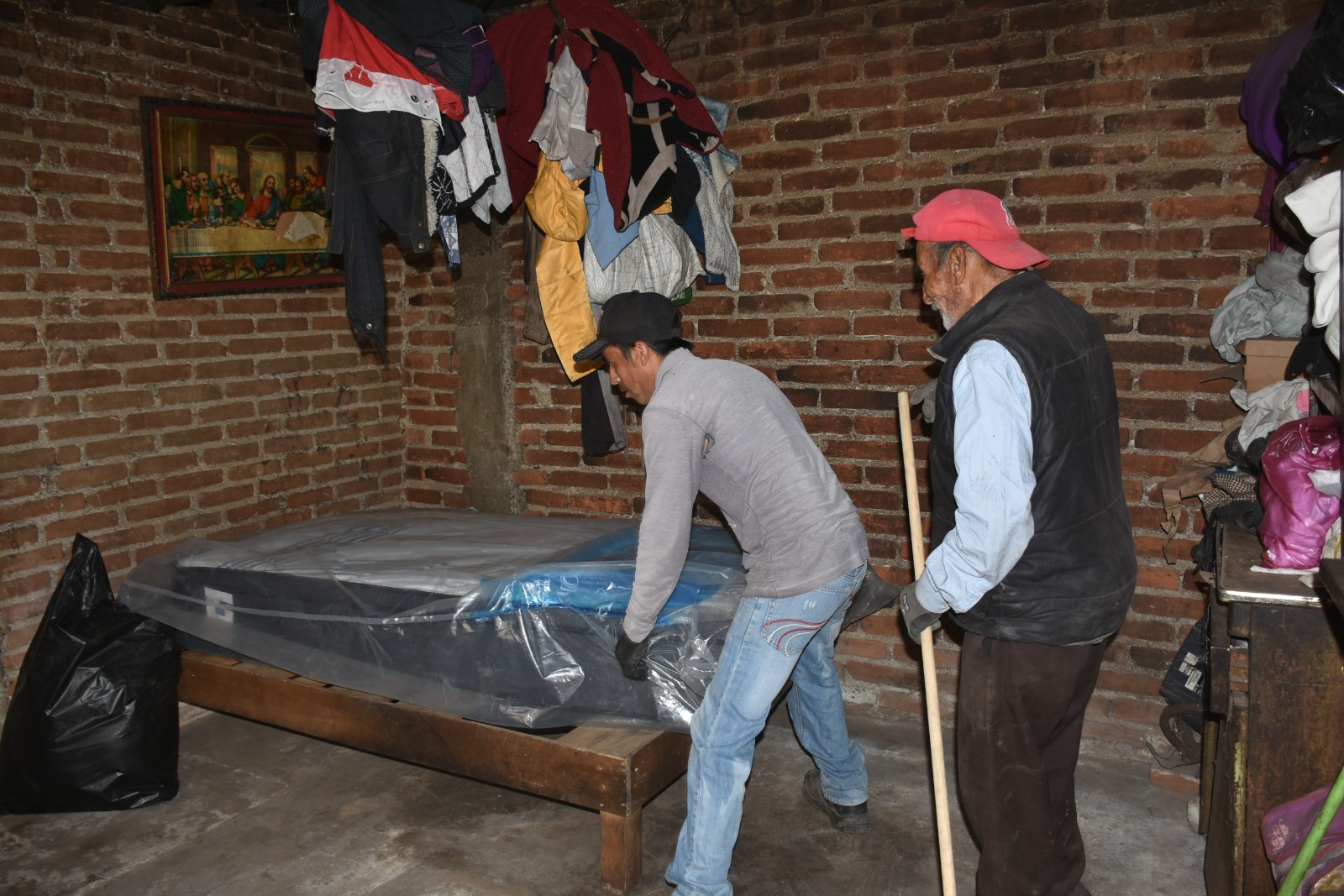 Atiende gobierno de San Martín Texmelucan a adultos mayores en situación vulnerable