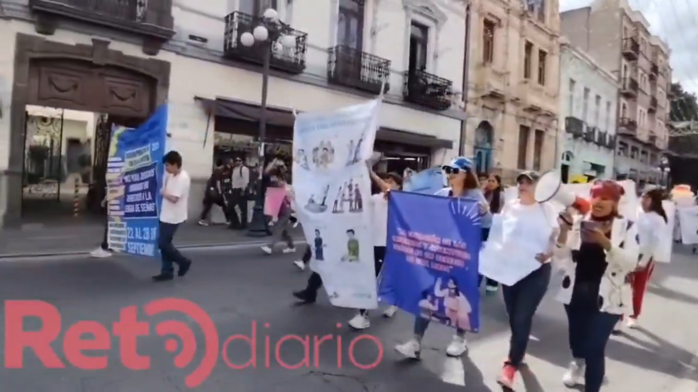 Padres denuncian exclusión de estudiantes sordos en el CAM Jean Piaget y exigen clases con maestras capacitadas en LSM
