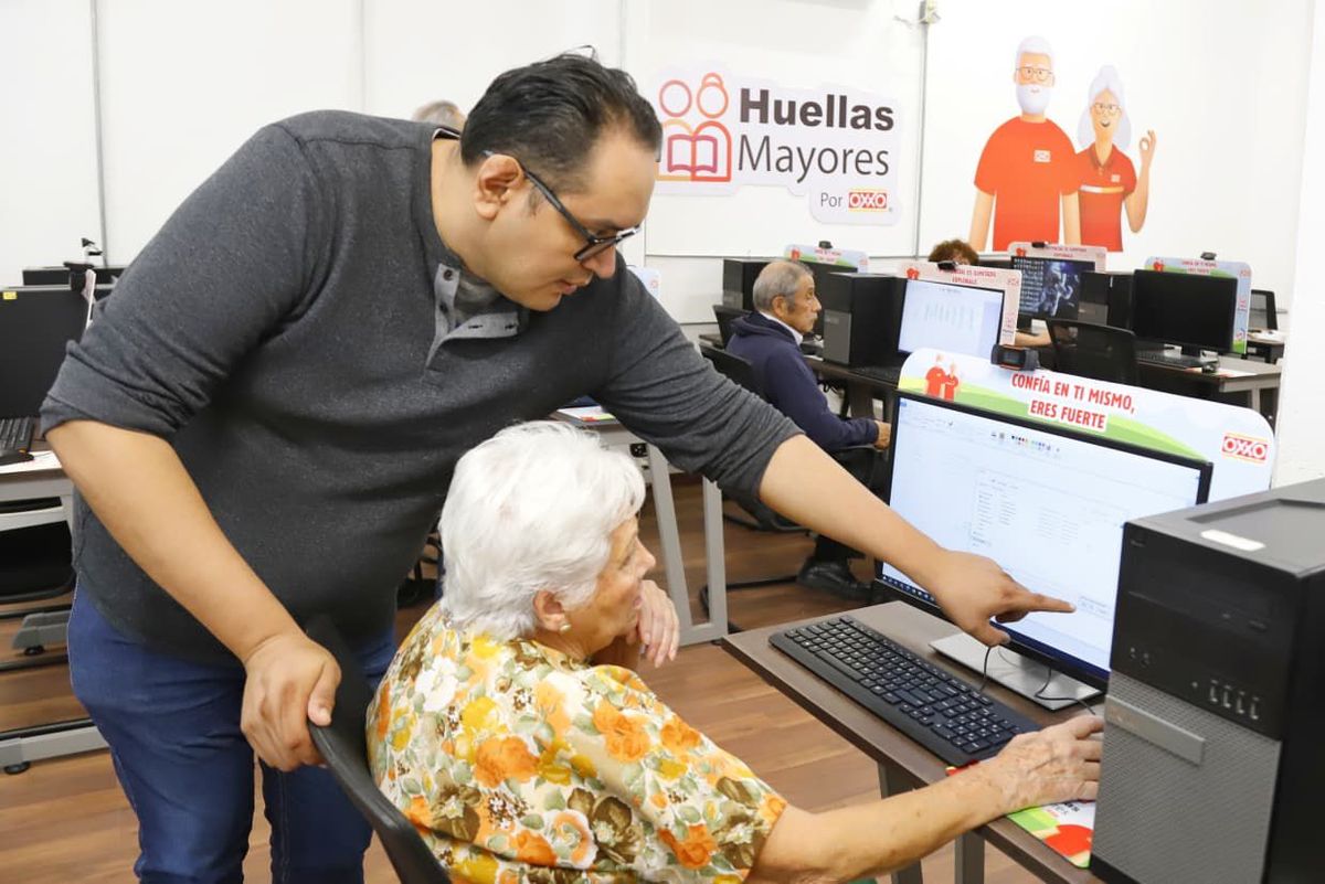 smdif-pue-taller-computacion-personas-adultas-mayores