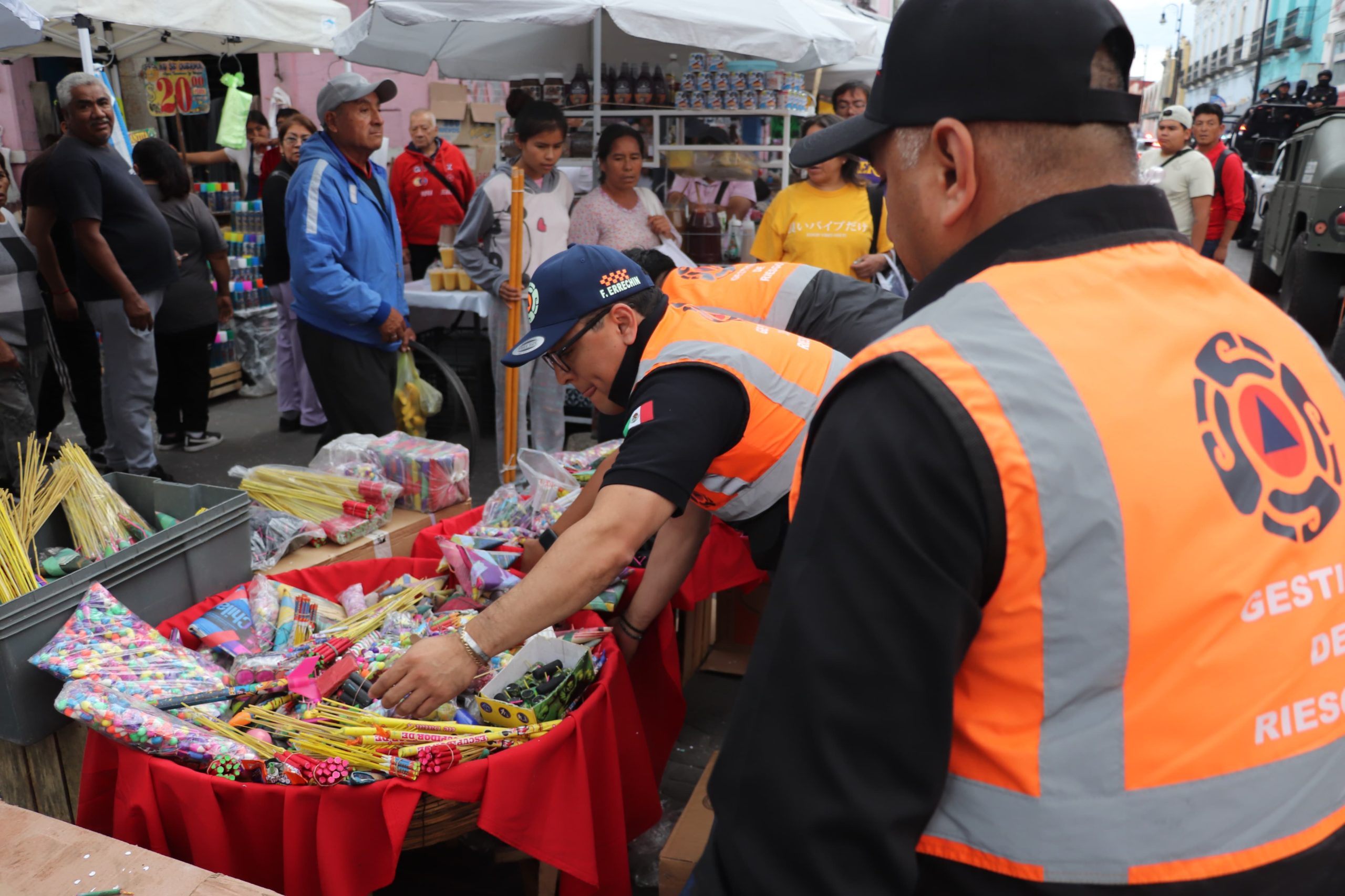 Pirotecnia en mercados municipales