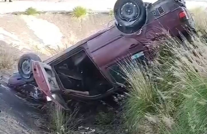 Volcadura en el Periférico Ecológico deja un hombre lesionado