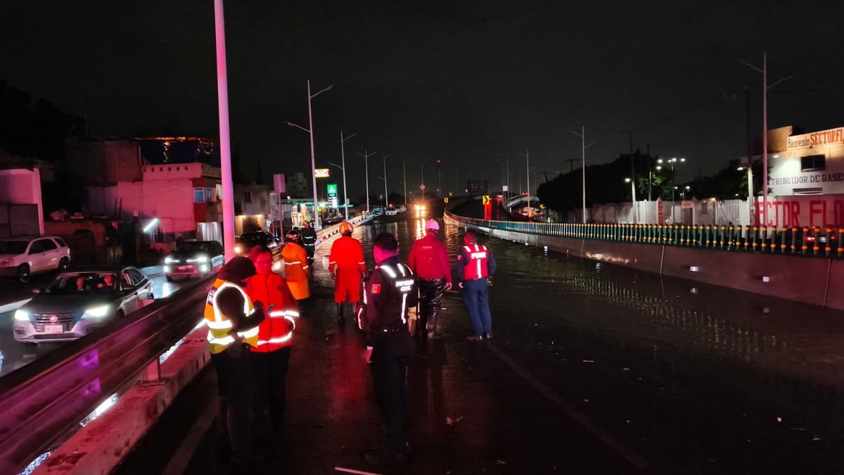inundacion-puente-vehicular-via-corta-a-santa-ana