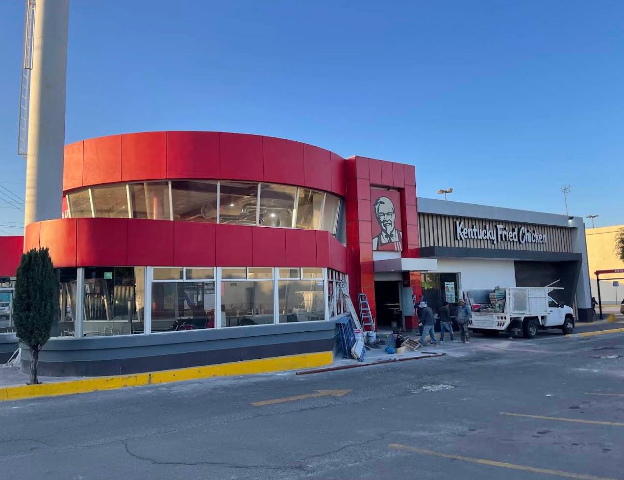 Asalto en KFC de Mayorazgo: delincuentes armados encerraron a clientes y empleados