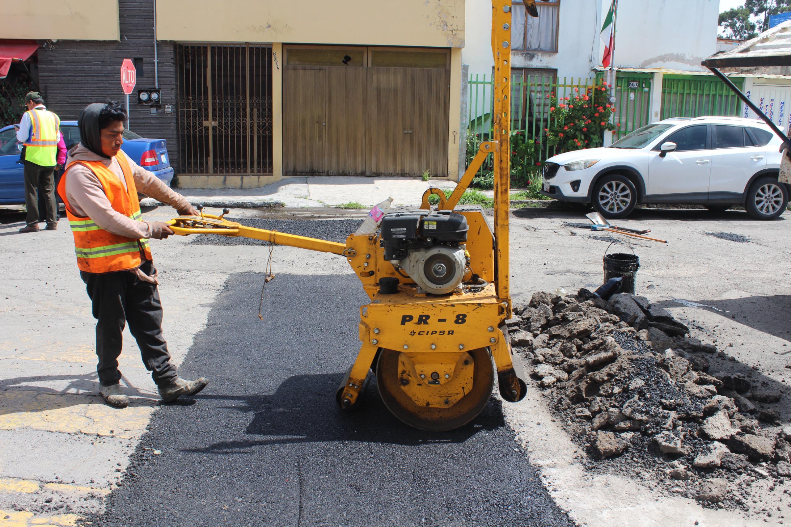 Supervisa Contraloría Municipal trabajos de bacheo por diferentes vialidades de la ciudad